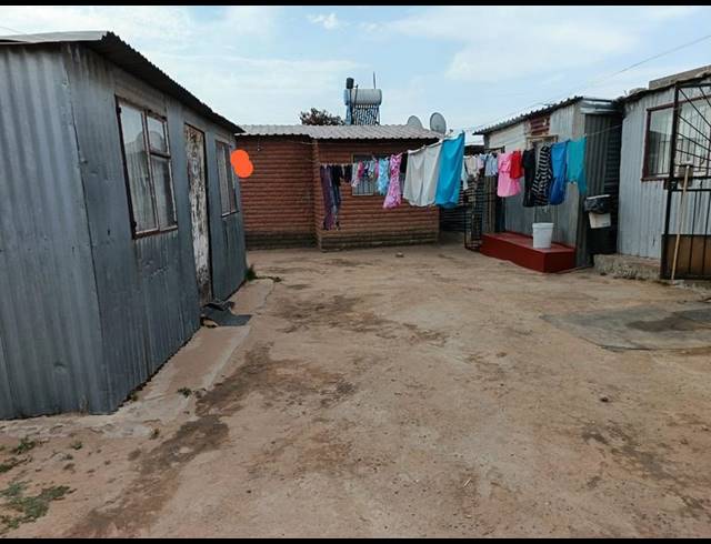 2 BEDROOM HOUSE FOR SALE IN OLIEVENHOUTBOSCH